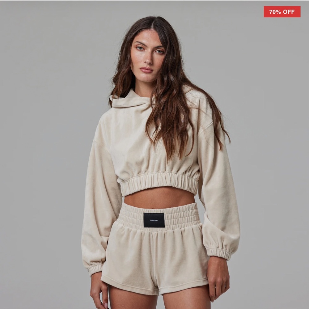 Women’s Talentless Medium Terry Cloth Cropped Hoodie in Bone new with tags